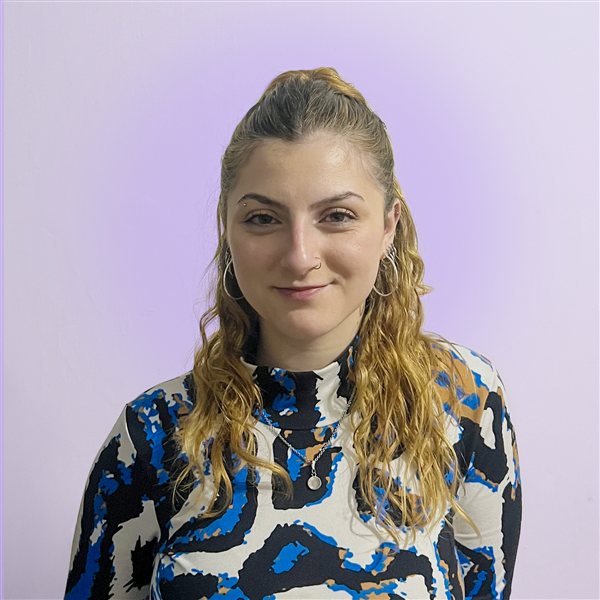 Malena Alberti, diseño gráfico en Peak Wave Creators